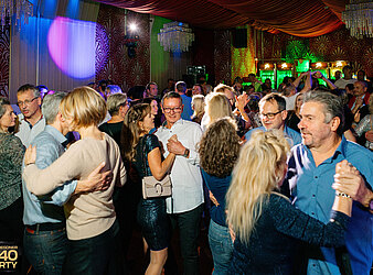 DIE DRESDNER Ü40 PARTY